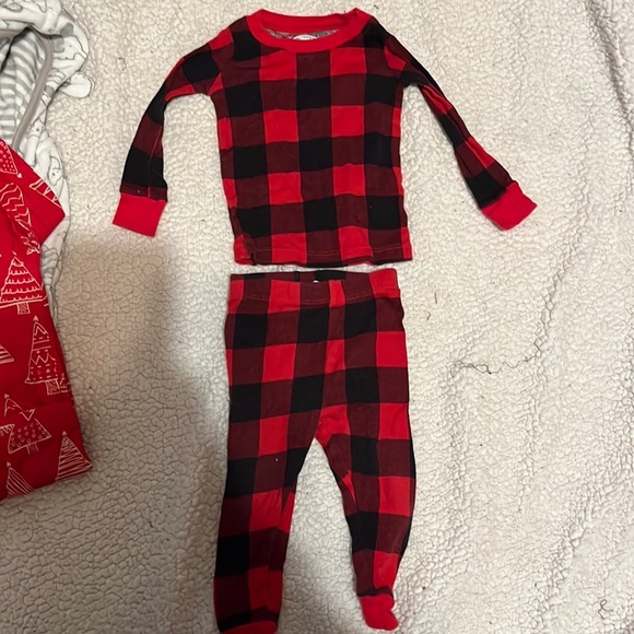 Baby Bundle - Pjs and Robe - Picture 6 of 7